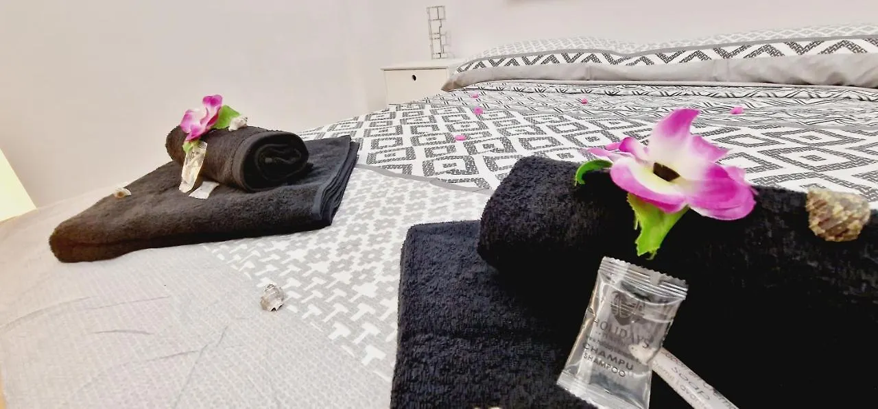 Fantastic 3 Bedroom Next Playa Las Americas & Wifi Free Плайя-Фаньябе 0*,  Испания