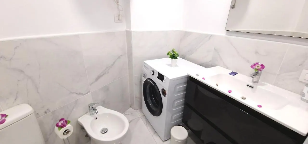 Fantastic 3 Bedroom Next Playa Las Americas & Wifi Free Плайя-Фаньябе 0*,  Испания