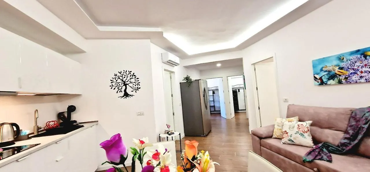 Fantastic 3 Bedroom Next Playa Las Americas & Wifi Free Плайя-Фаньябе Дом отдыха
