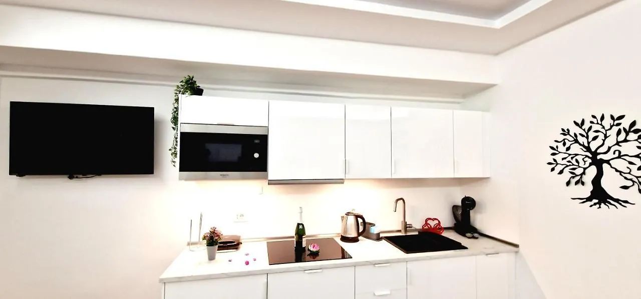 Fantastic 3 Bedroom Next Playa Las Americas & Wifi Free Playa Feñabe 0*,  スペイン